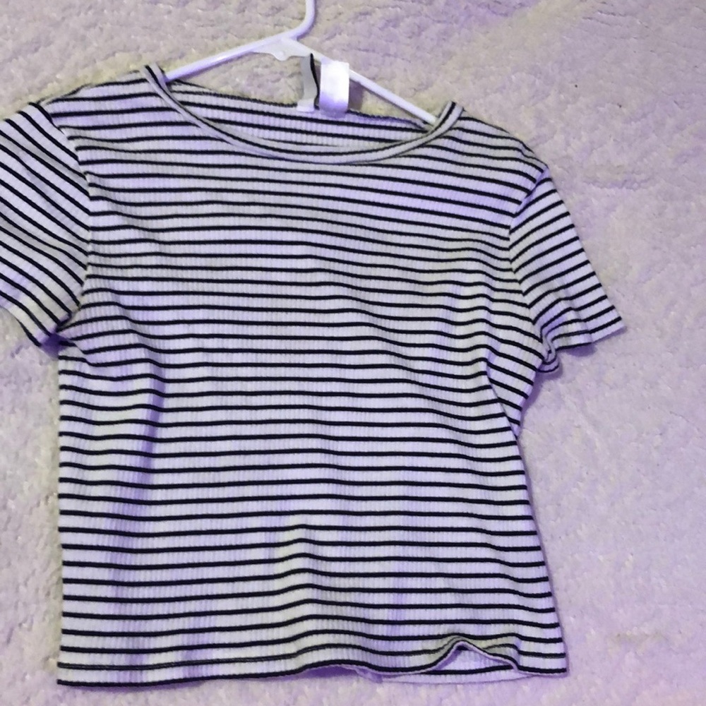 black & white crop top